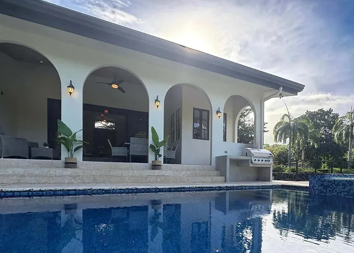 Casa Mariposa - With Infinity Pool, Near Сasa de vacaciones *